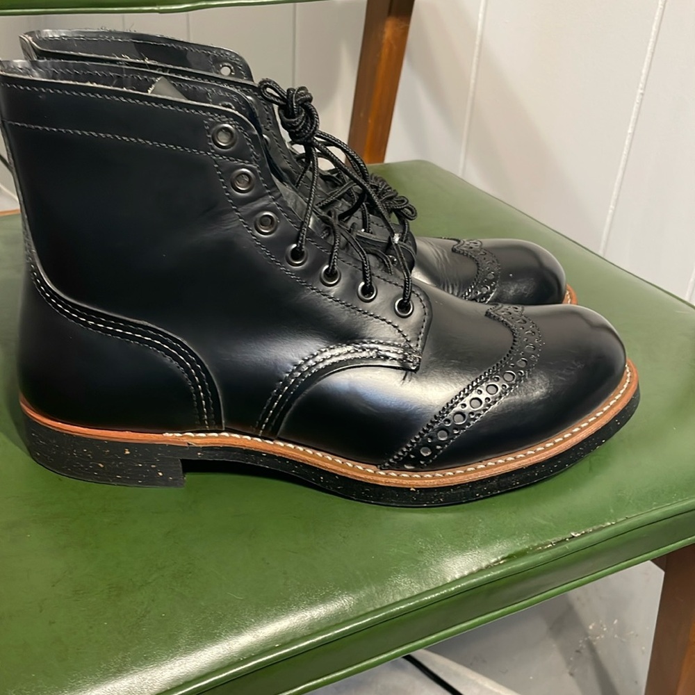 Redwing brogue ranger very very rare hole punched factory seconds 8.5
